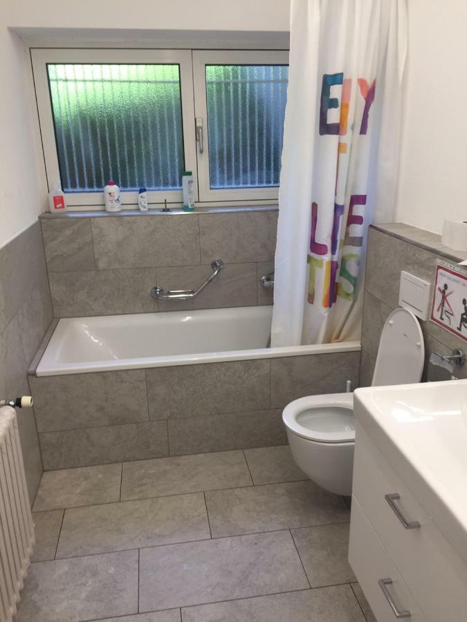 Budget Youth Hostel Oberengstringen Bagian luar foto